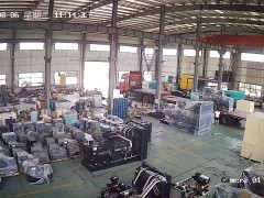 600千瓦柴油發(fā)電機組在經(jīng)過嚴格的出廠檢測和精心包裝后，已順利完成裝車