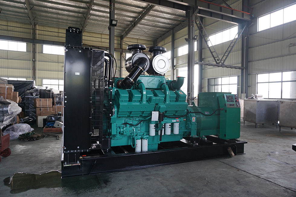 KTA38-G2B重慶康明斯動(dòng)力配套700KW柴油發(fā)電機(jī)組報(bào)價(jià)